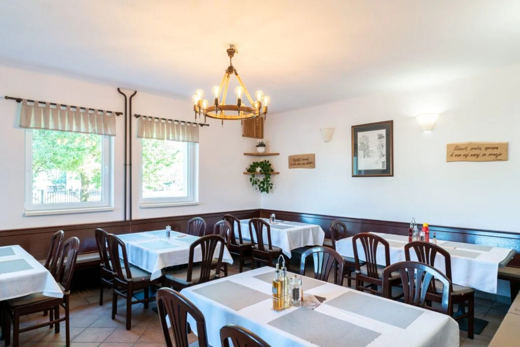 gostilnaDomin_avg22_danielvincek-03672-scaled